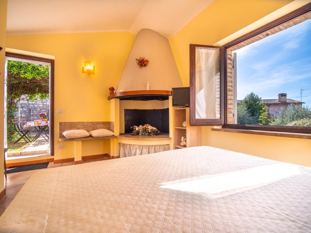 Terrazza Santa Chiara Hotel Assisi Exterior photo